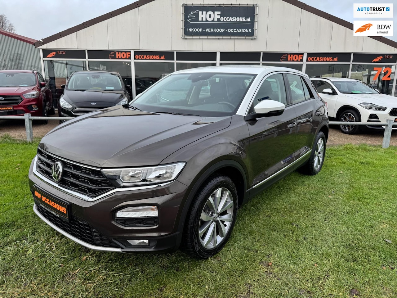 Volkswagen T-Roc - 1.0 TSI Style NAVIGATIE/PARKEERSENS./TREKHAAK - AutoWereld.nl