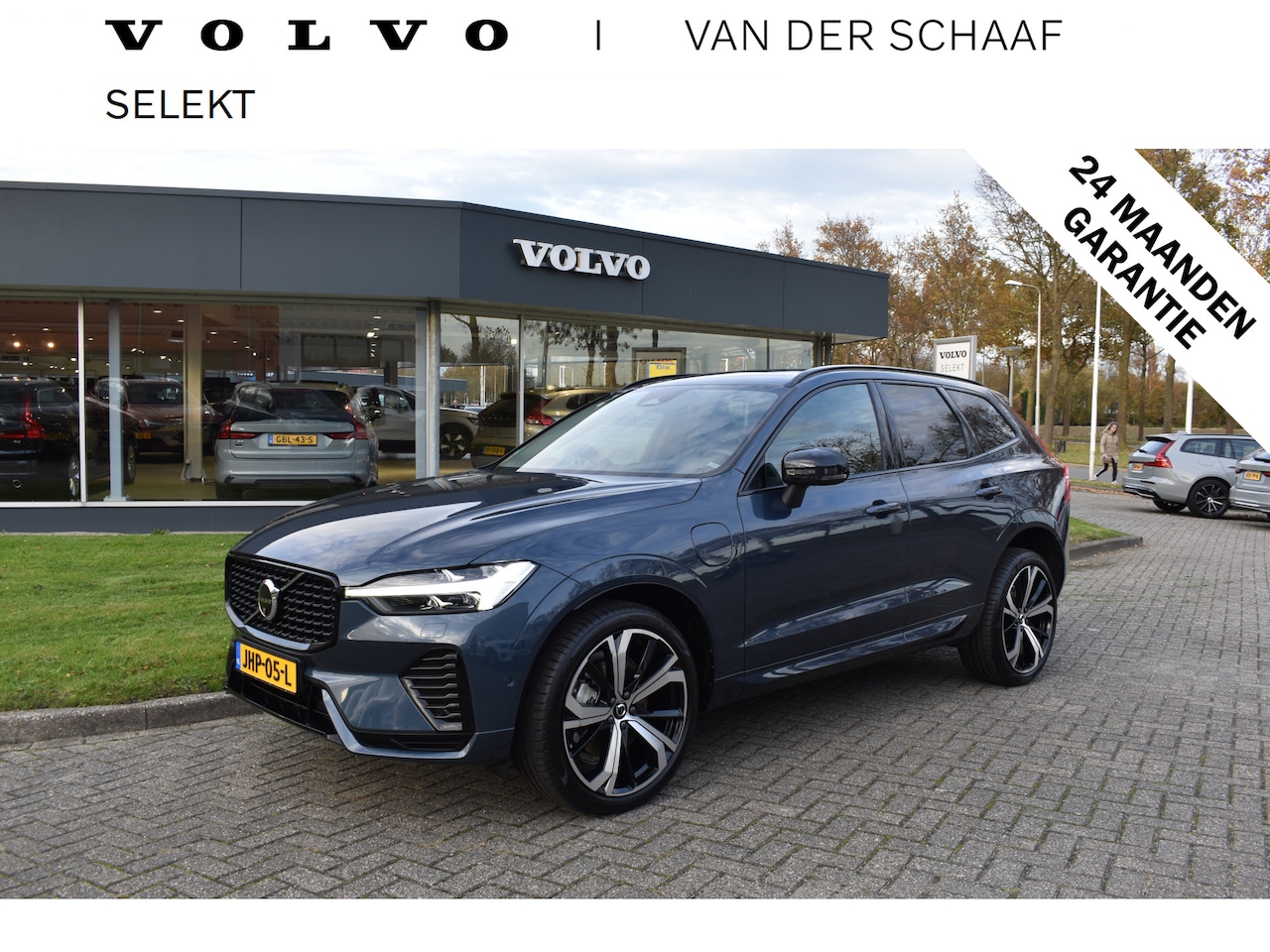 Volvo XC60 - T8 AWD 455PK Plug-in Hybrid Ultra Dark | B&W | Luchtvering | HUD | Massage | Trekhaak | St - AutoWereld.nl