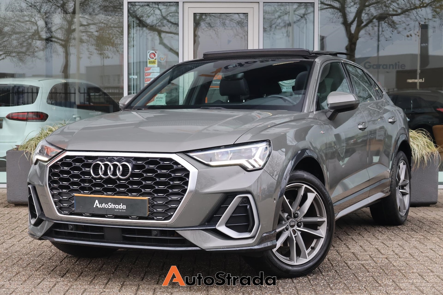 Audi Q3 Sportback - 35 S-Line TFSI 150pk | Pano | Adaptive | Climate | Camera | Keyless | Carplay | Virtual | - AutoWereld.nl