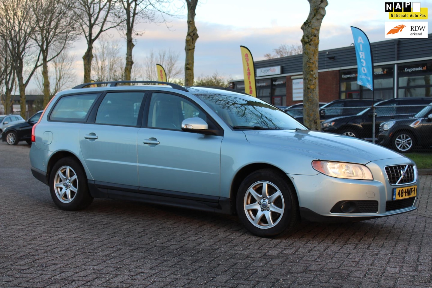 Volvo V70 - 2.0D Kinetic 2.0D Kinetic,,, turbo defect ,,,,,,, leder trekhaak 1e eig dealer onderhouden - AutoWereld.nl