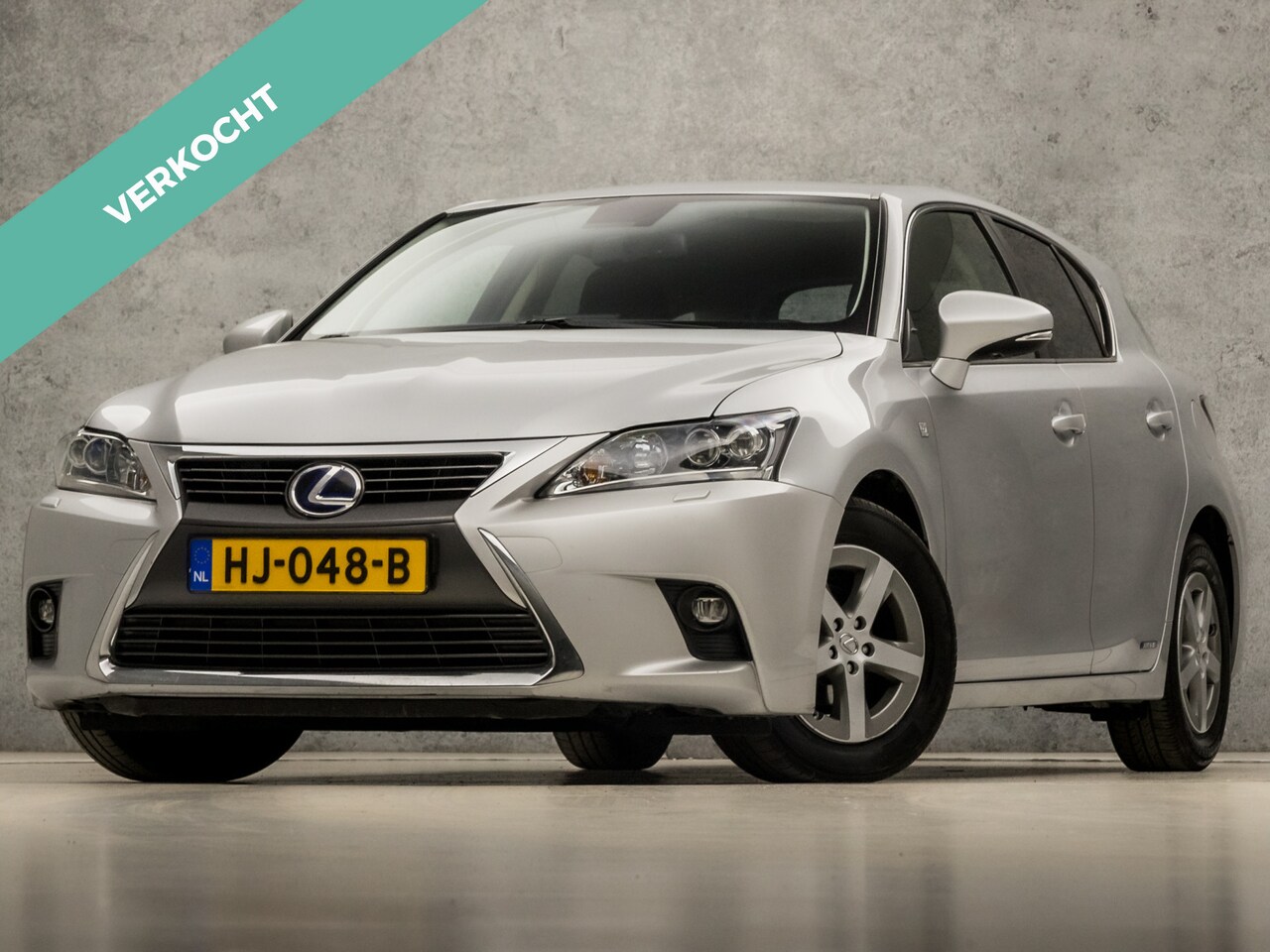 Lexus CT 200h - Sport Automaat (NAVIGATIE, CLIMATE, CAMERA, STOELVERWARMING, SPORTSTOELEN, GETINT GLAS, CR - AutoWereld.nl