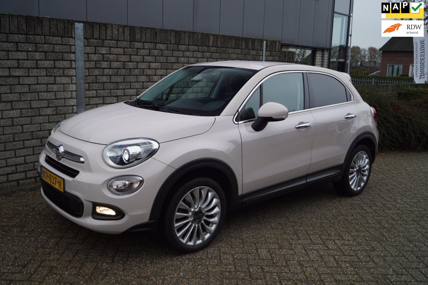 Fiat 500 X - 1.4 Turbo MultiAir Lounge Automaat 140PK Half Leder Sportst Navi Xenon Clima Cruise PDC LM - AutoWereld.nl