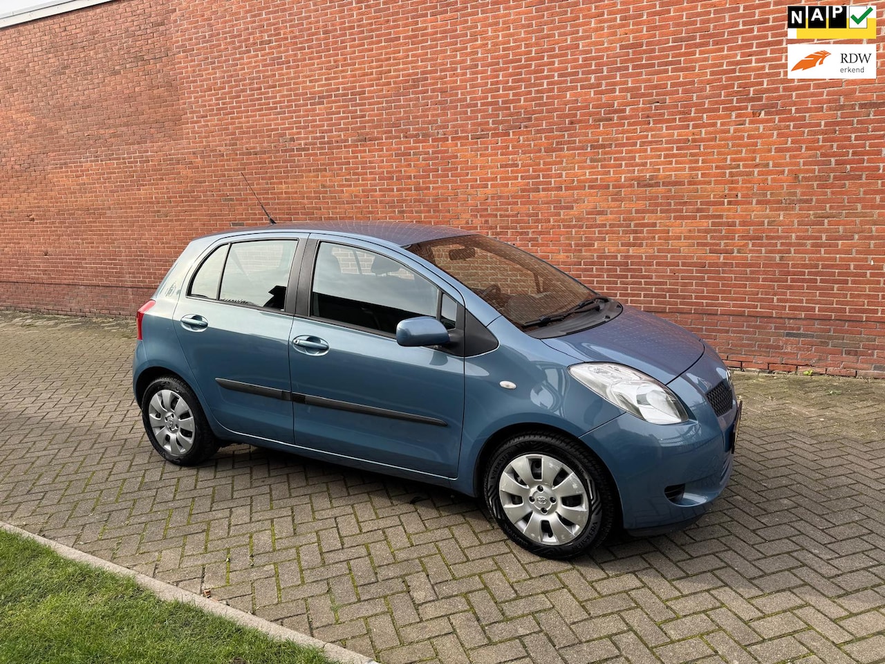 Toyota Yaris - 1.3 VVTi Sol MMT 1.3 VVTi Sol MMT Airco - AutoWereld.nl