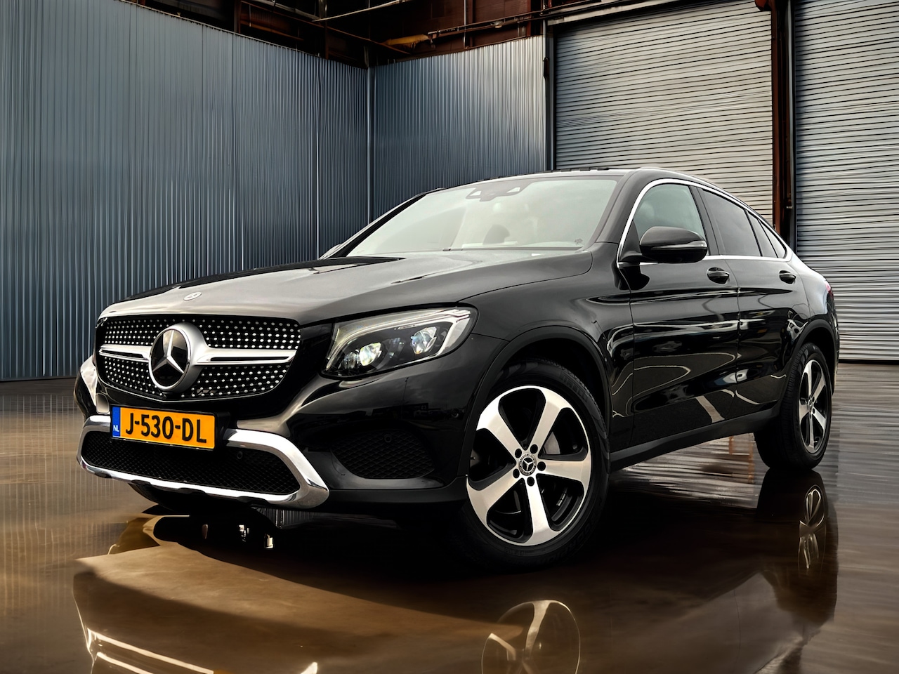 Mercedes-Benz GLC-klasse Coupé - 250 4MATIC Business Solution AMG Carplay_stuurverw_Trekh - AutoWereld.nl