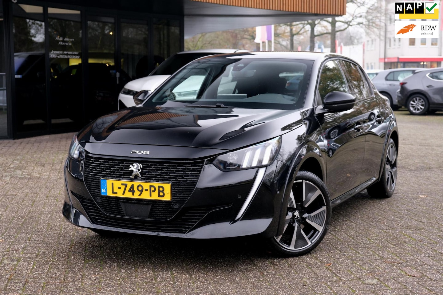 Peugeot e-208 - EV GT 50 kWh/360° Camera|GT-Line|SoH94%|Lane Assist|Carplay|DAB|Clima|Keyless - AutoWereld.nl