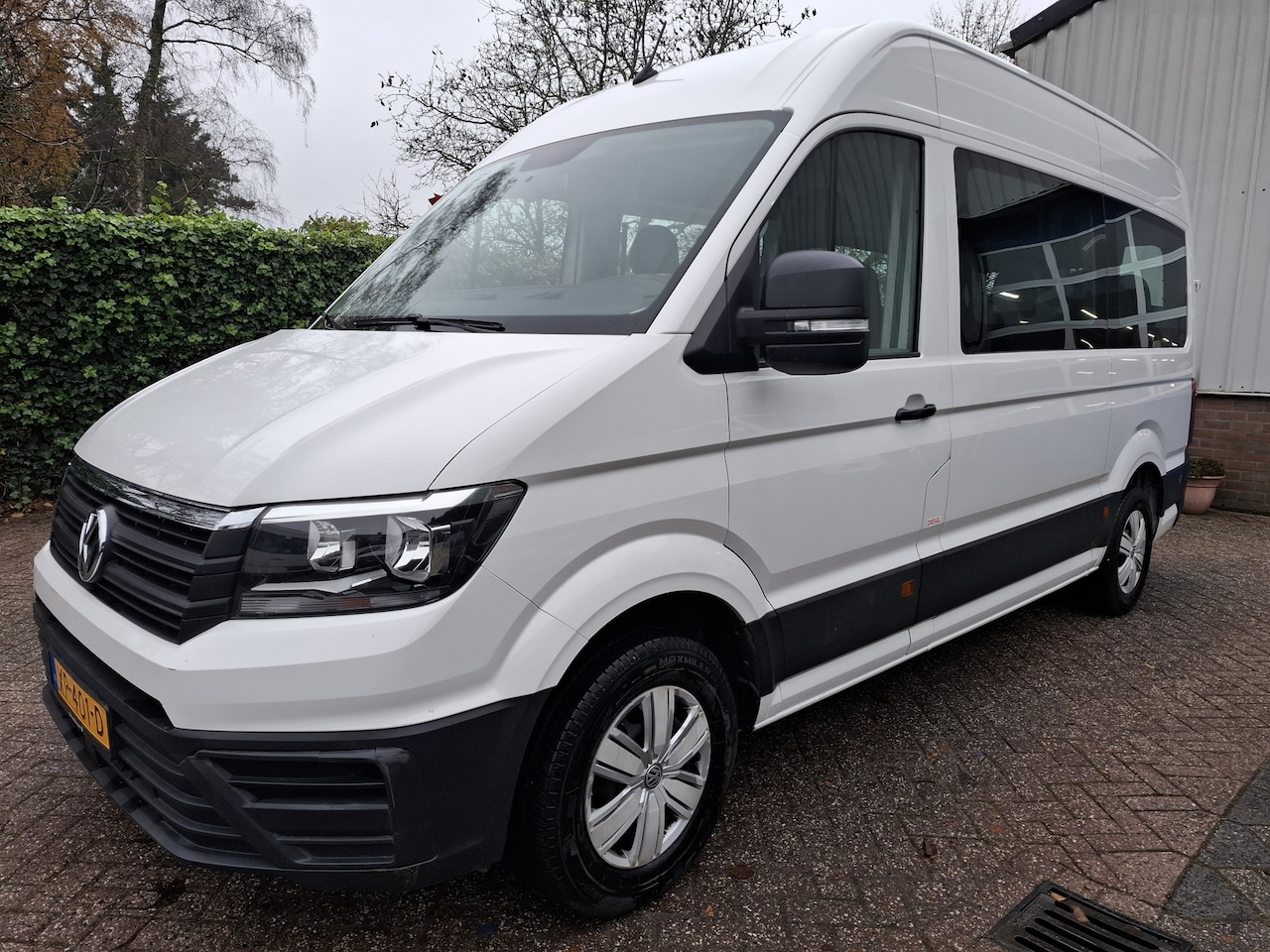 Volkswagen Crafter - 2.0TDI 34995.- INCL BTW ROLSTOELBUS 9-PERSOONS LIFT 102PK - AutoWereld.nl