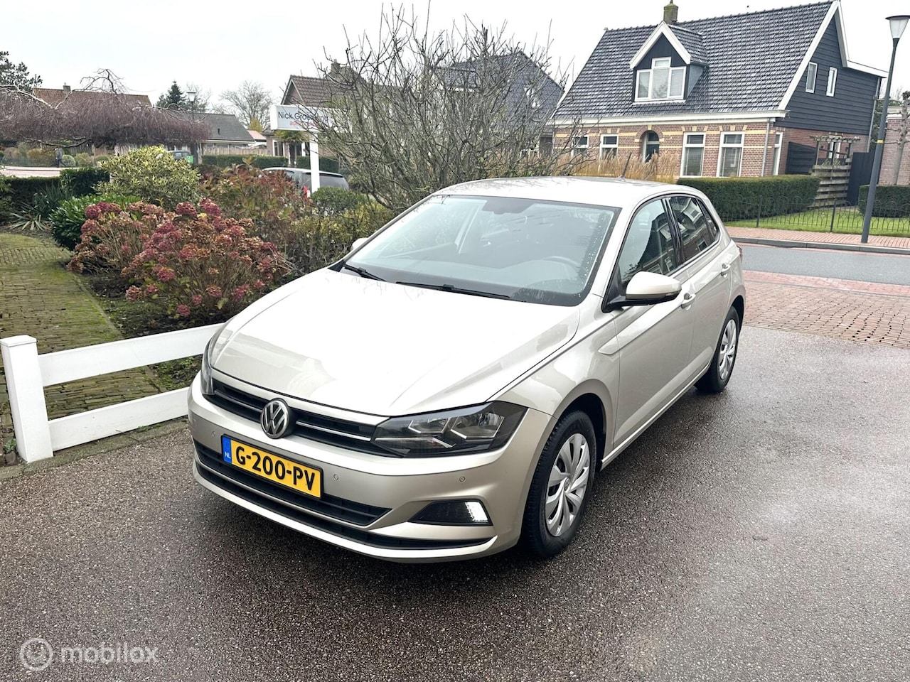 Volkswagen Polo - 1.0 TSI 95PK DSG AUTOMAAT COMFORTLINE PARKEERSENSOREN CARPLAY NAVIGATIE CLIMATE CONTROLE C - AutoWereld.nl