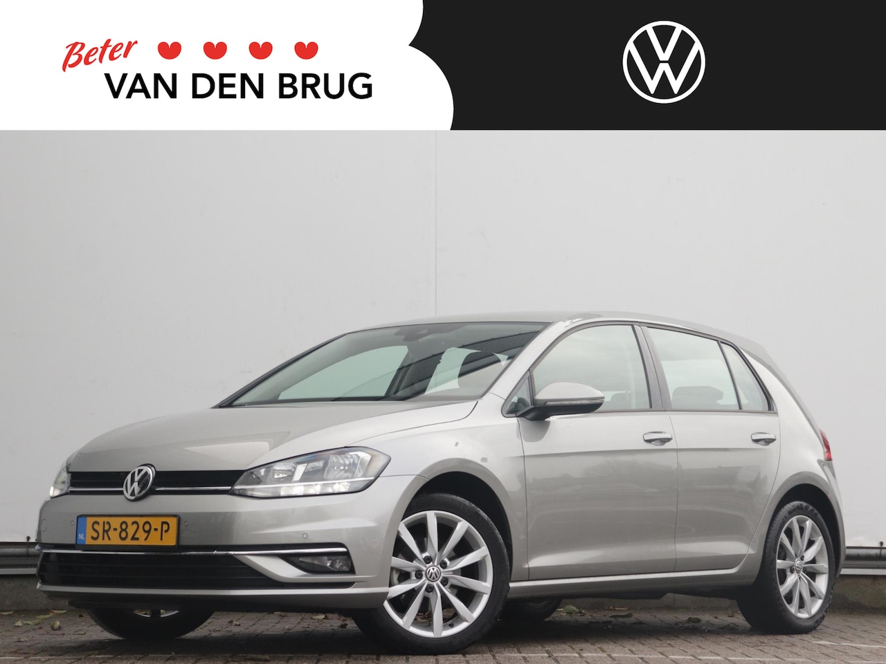 Volkswagen Golf - 1.0 TSI Highline | Trekhaak | Navigatie | Camera | Adaptive Cruise | Digital Cockpit | App - AutoWereld.nl