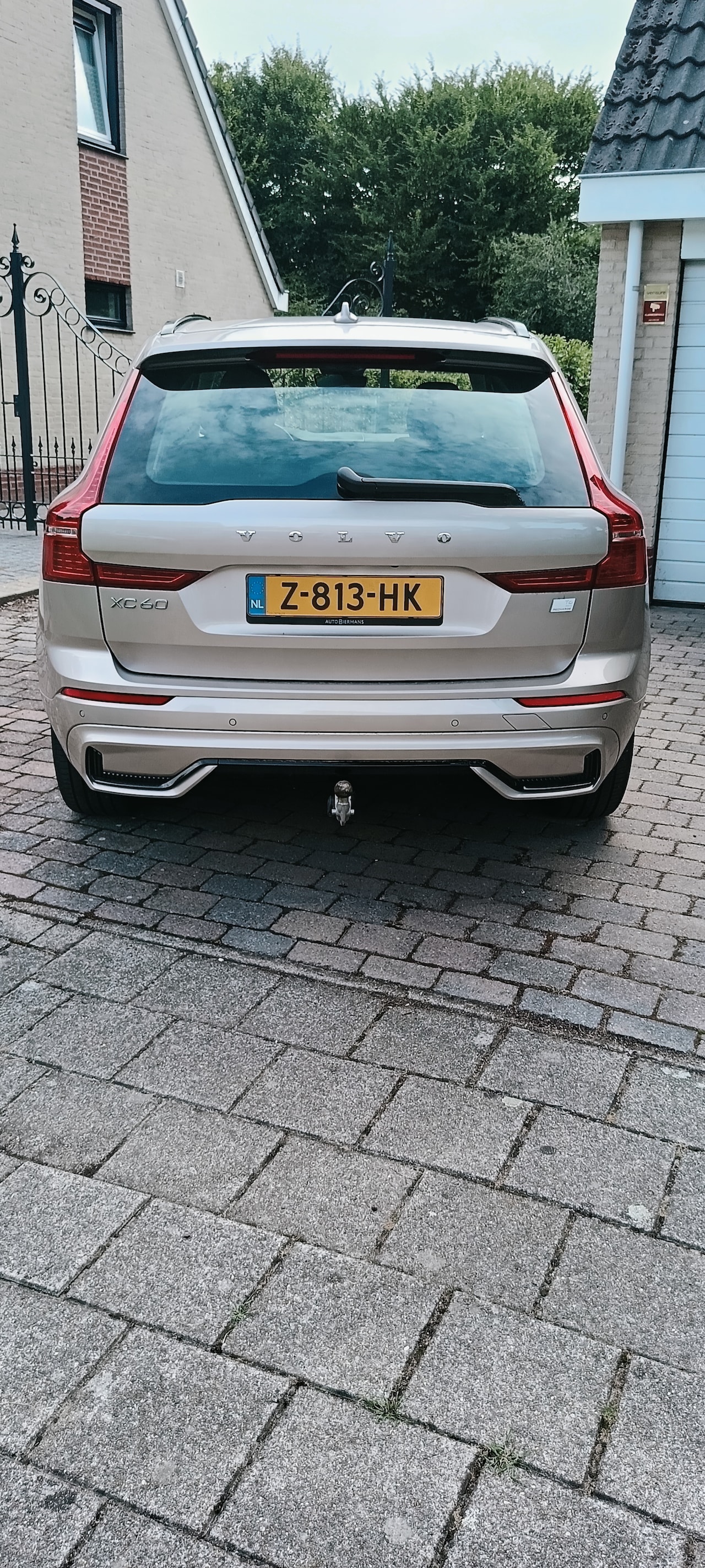 Volvo XC60 - 2.0 Recharge T6 AWD Ultra Dark Pano dak ,headup,trekhaak, harman cardon ,longrange - AutoWereld.nl