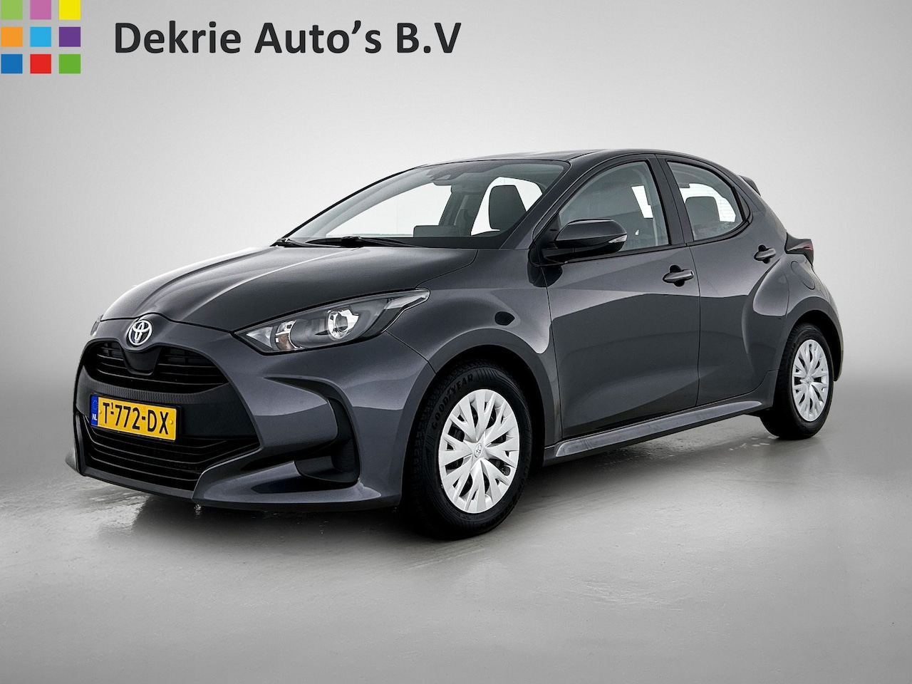 Toyota Yaris - 1.5 Hybrid Automaat Active / Navigatie / Airco-ecc./ Pdc+ Camera / Radio-multimedia / Apk - AutoWereld.nl
