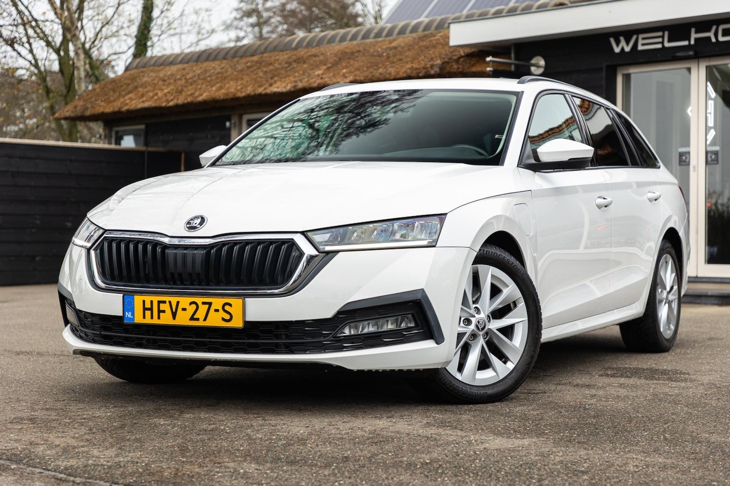 Skoda Octavia Combi - 1.4 TSI iV PHEV Business Edition Trekhaak I Stuur & stoelverwarming I Cruise I Climate I C - AutoWereld.nl