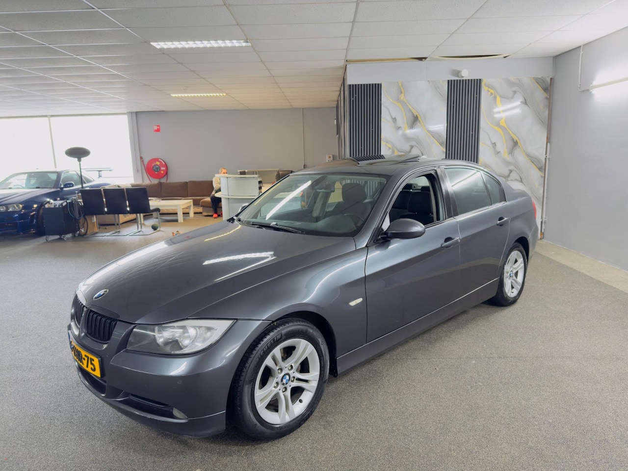 BMW 3-serie - 318i Business Line Apk Nieuw,Airco,Cruise,PDC,Schuifdak,Stoelverwarming,2 sleutels,Topstaa - AutoWereld.nl