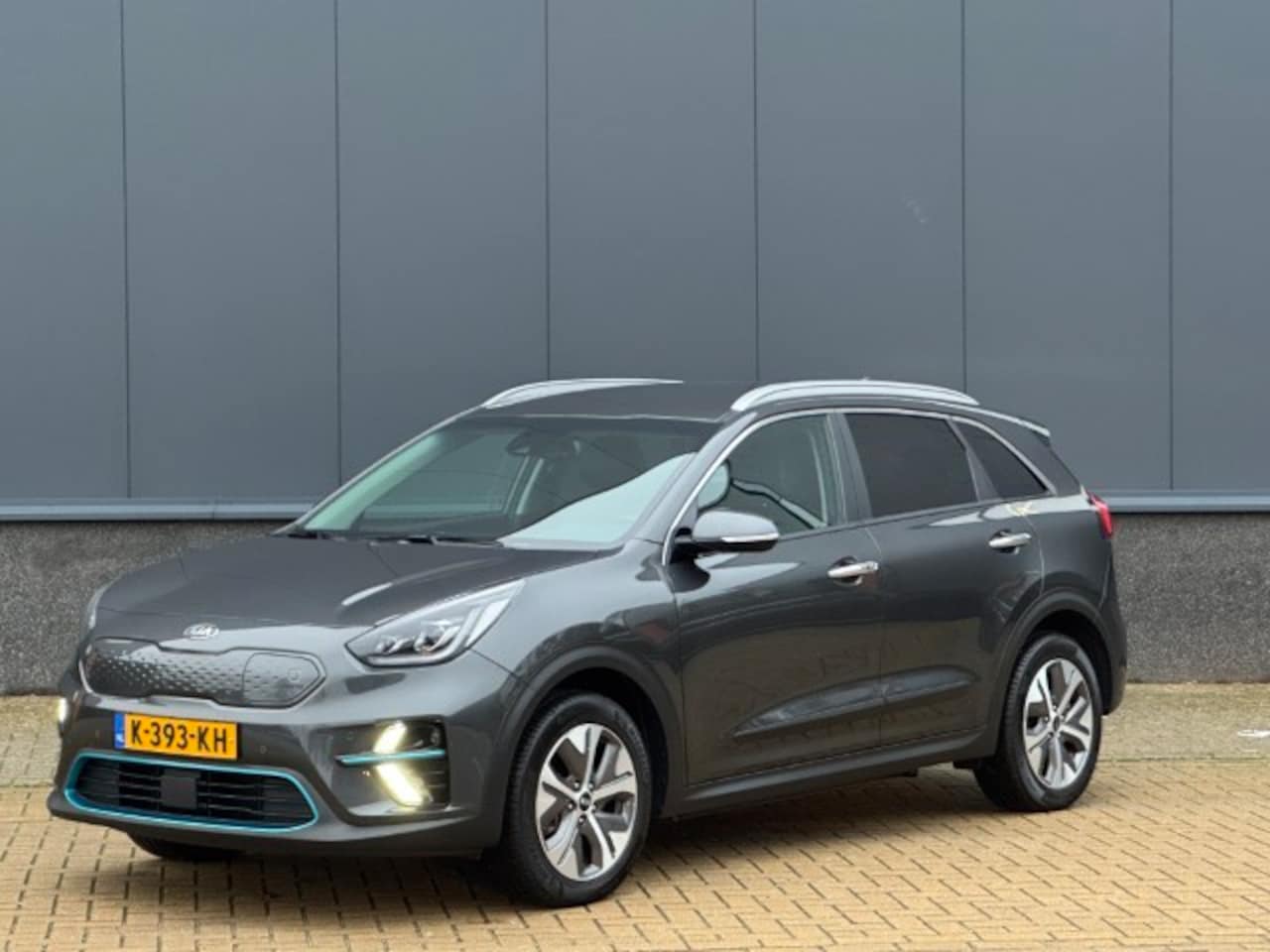 Kia e-Niro - ExecutiveLine 64 kWh ExecutiveLine 64 kWh Leer - AutoWereld.nl