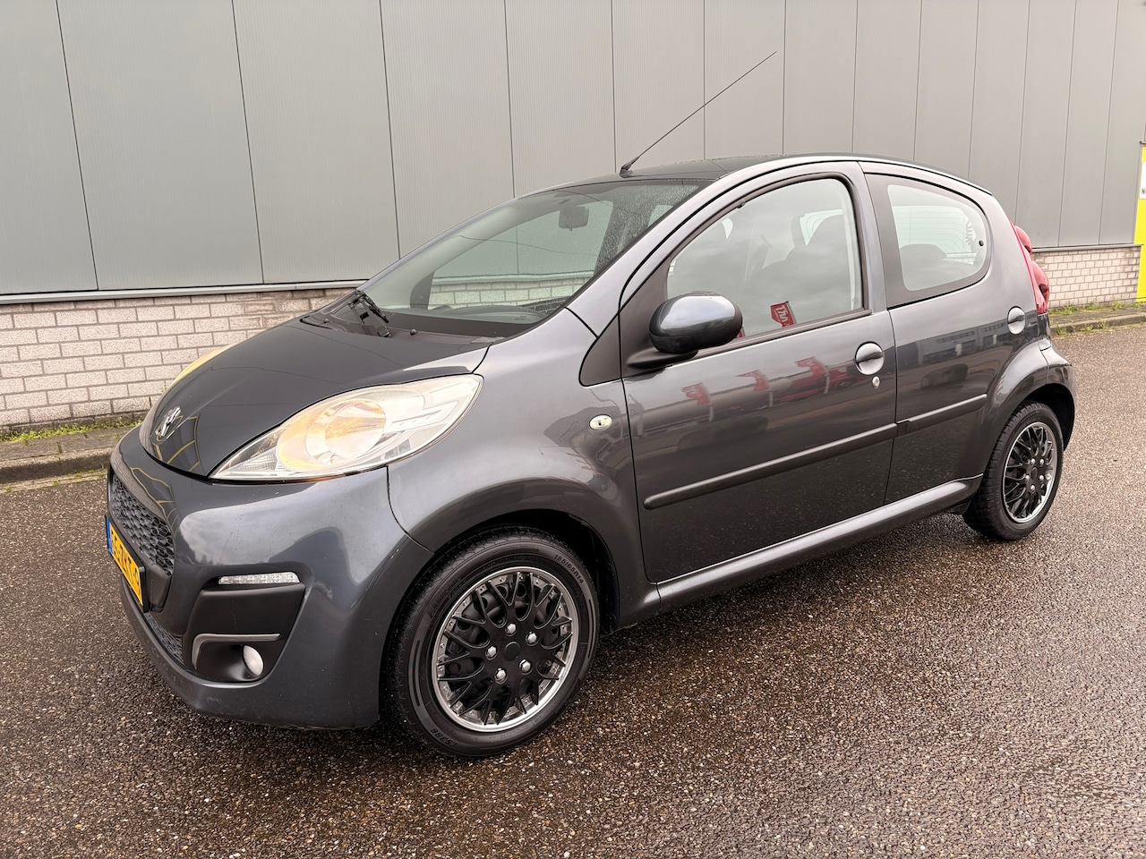 Peugeot 107 - 1.0 Active Airco - AutoWereld.nl