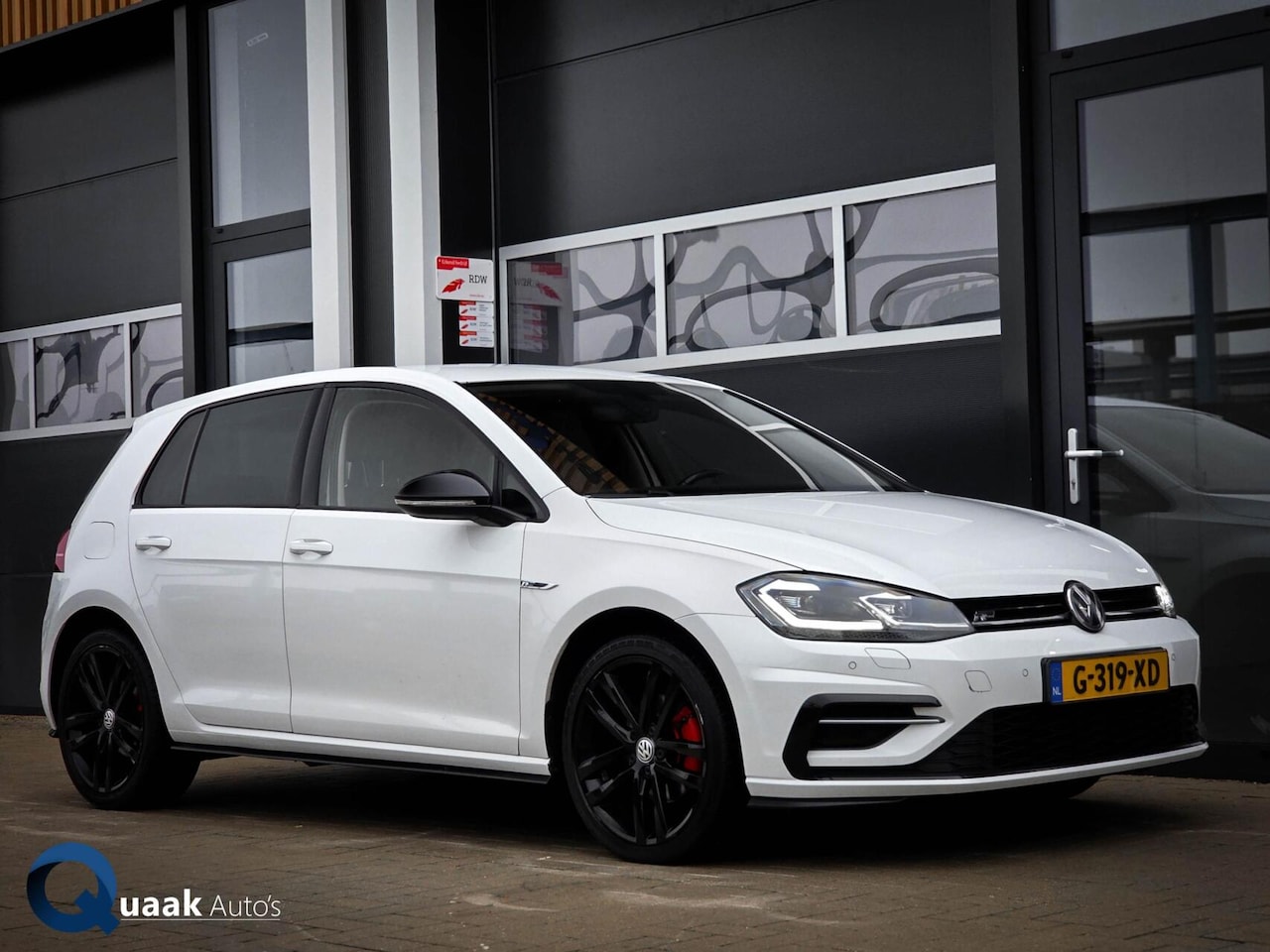 Volkswagen Golf - 1.5 TSI R-Line | CARPLAY | ADAPTIVE CRUISE | STOELVERWARMING | ISOFIX - AutoWereld.nl