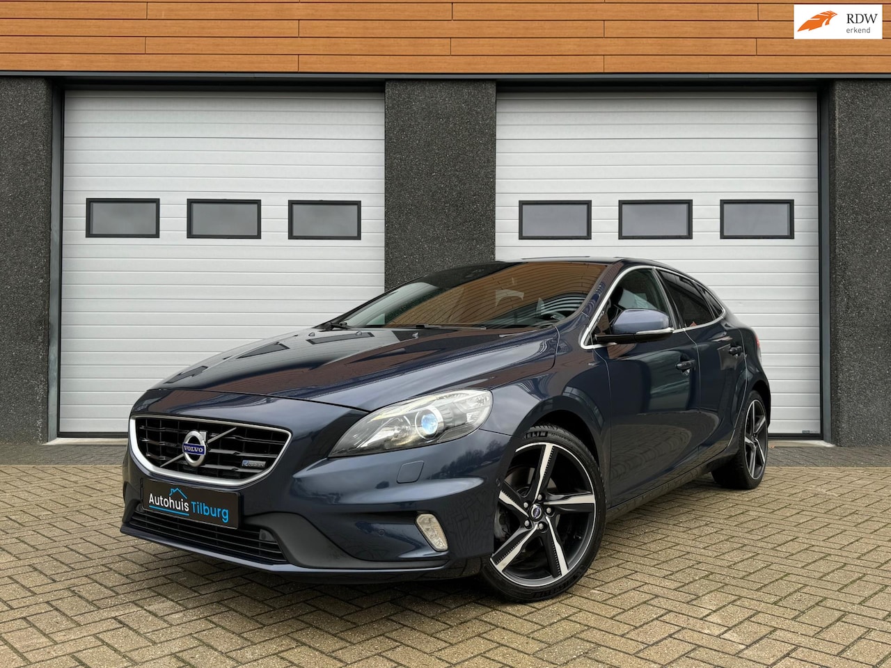 Volvo V40 - 1.6 T3 R-Design Leder Cruise Parkeersenor - AutoWereld.nl