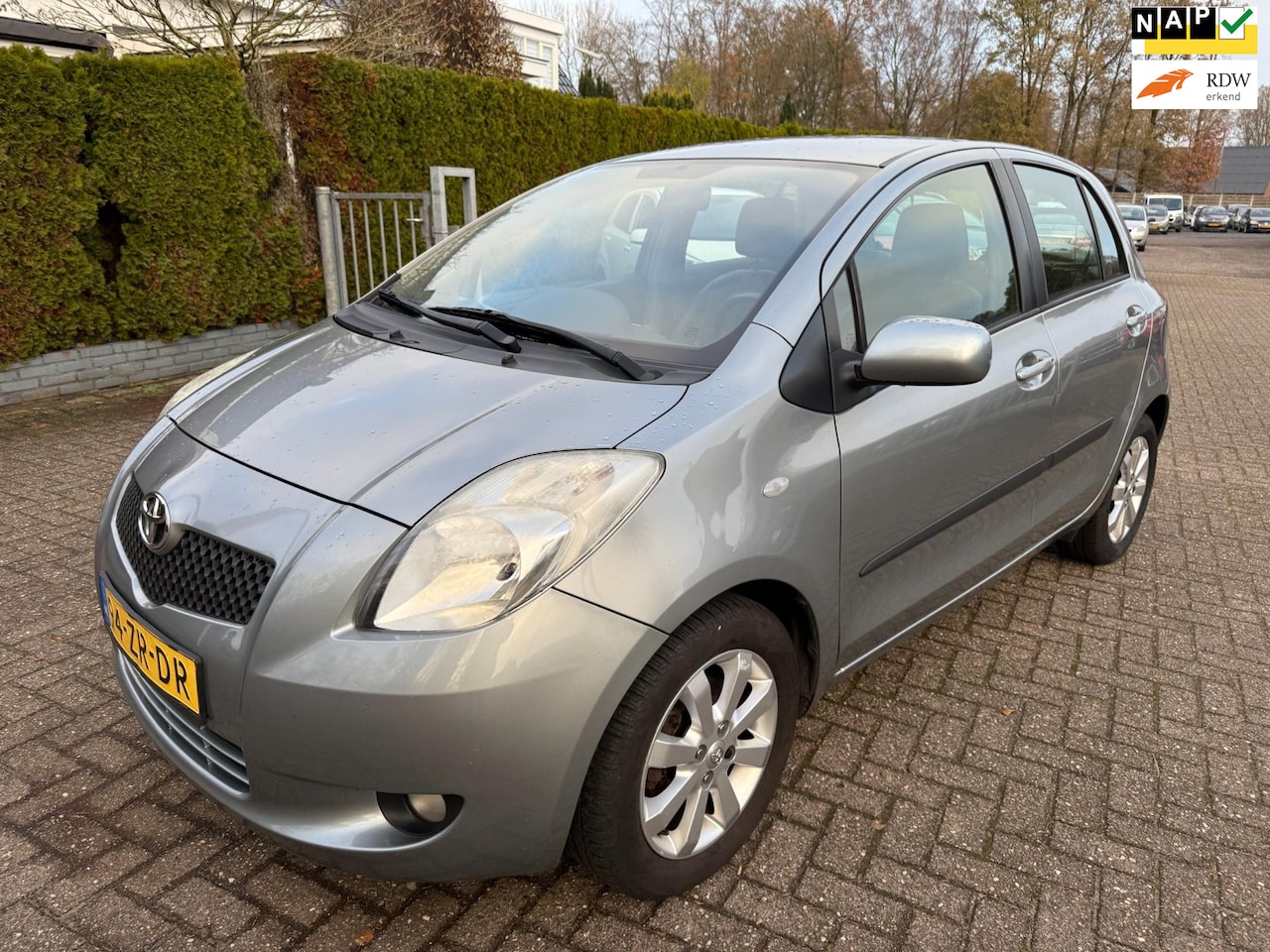 Toyota Yaris - 1.3 VVTi 5DRS Executive AC CRUISE LEDER NAVI - AutoWereld.nl