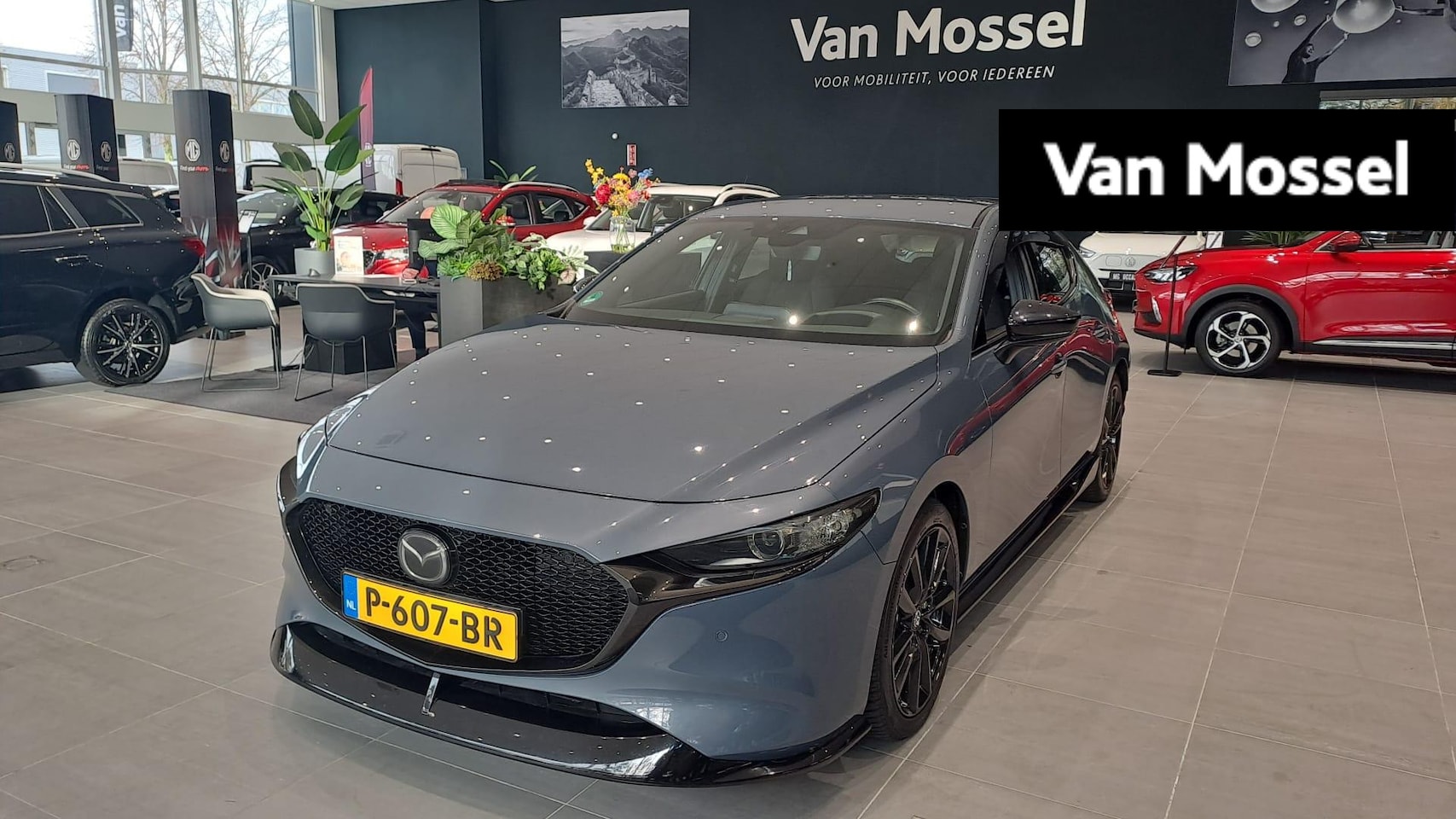 Mazda 3 Sport - 2.0 e-SkyActiv-G M Hybrid 150 Sportive | Head up display | Sportuitlaat | All-Season bande - AutoWereld.nl