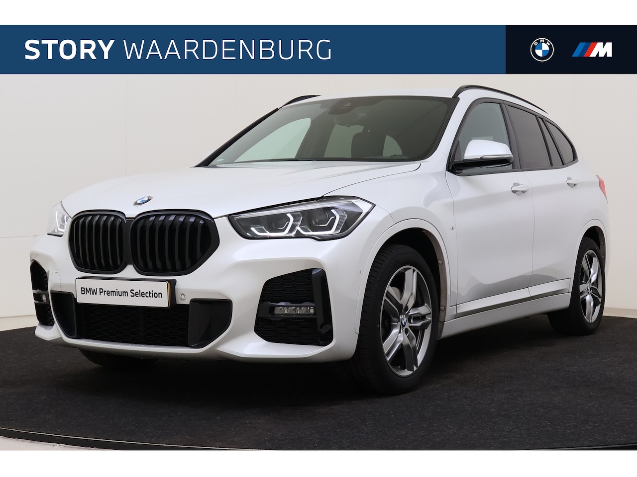 BMW X1 - sDrive18i M Sport Automaat / Sportstoelen / M Sportonderstel / Achteruitrijcamera / LED / - AutoWereld.nl