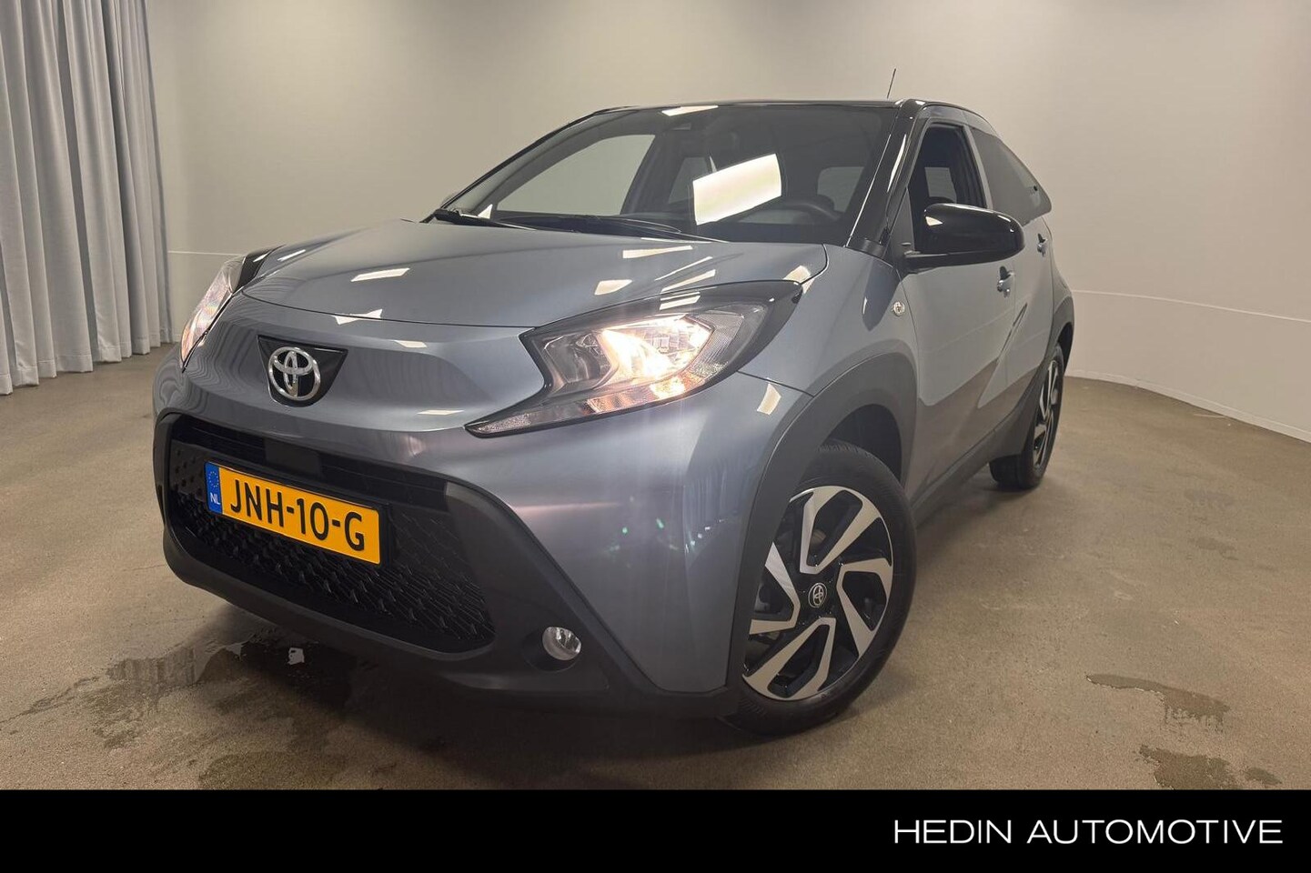 Toyota Aygo X - 1.0 VVT-i MT Play | Camera | Stoelverwarming | BI-Tone | Car Play - AutoWereld.nl