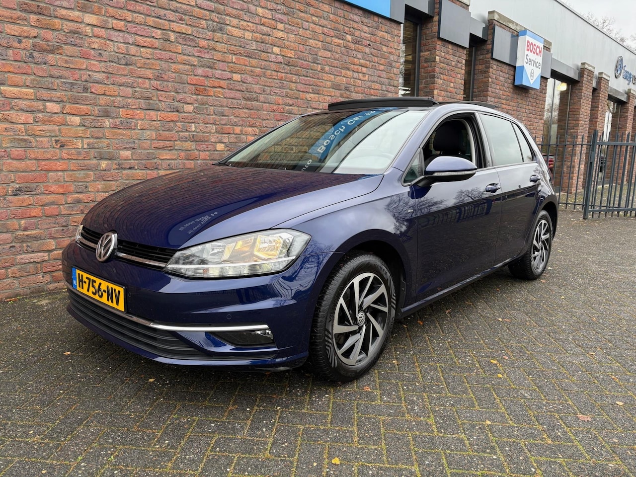 Volkswagen Golf - 1.5 TSI 150PK DSG Join|Panoramadak|Camera|PDC - AutoWereld.nl