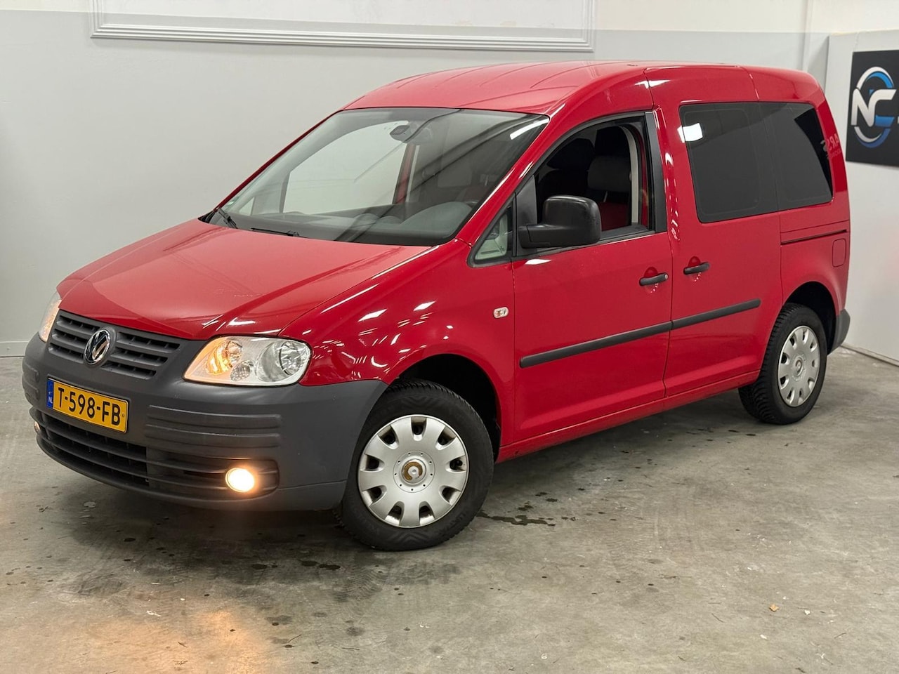 Volkswagen Caddy - 1.4 Comfortline 5p / NIEUWE APK / RIJDT SCHAKELT GOED - AutoWereld.nl
