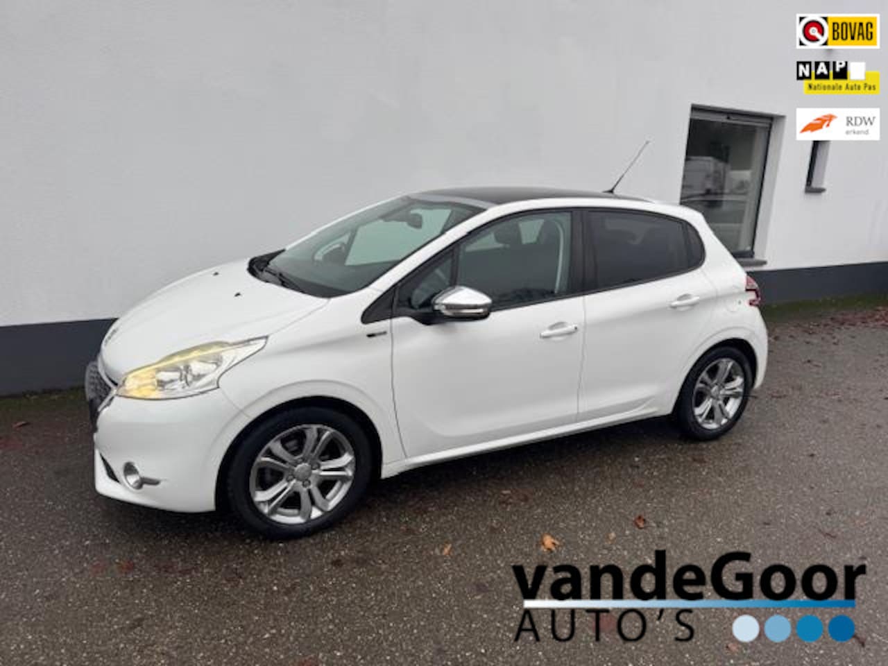 Peugeot 208 - 1.2 PureTech Style Pack Plus 1.2 PureTech Style Pack Plus, '15, ecc. cruise controle, pano-dak, lm-velgen ! - AutoWereld.nl