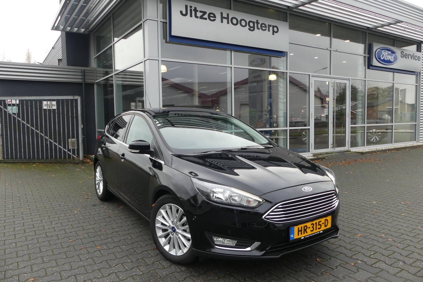 Ford Focus - 1.0 Titanium Edition CRUISE, CLIMA, ELEKT. TREKHAAK (1.200KG), VOORRUITVERWARMING, PDC V&A - AutoWereld.nl