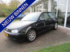 Volkswagen Golf - 2.3 V5 Highline