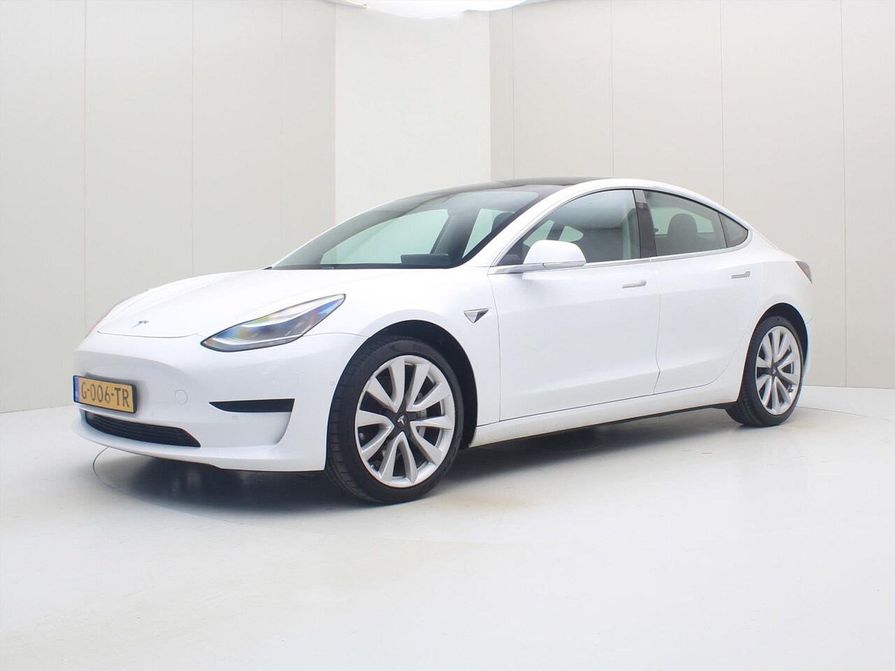 Tesla Model 3 - Standard RWD Plus [ AUTOPILOT+19" LMV+60 kWh+PREMIUM AUDIO ] - AutoWereld.nl