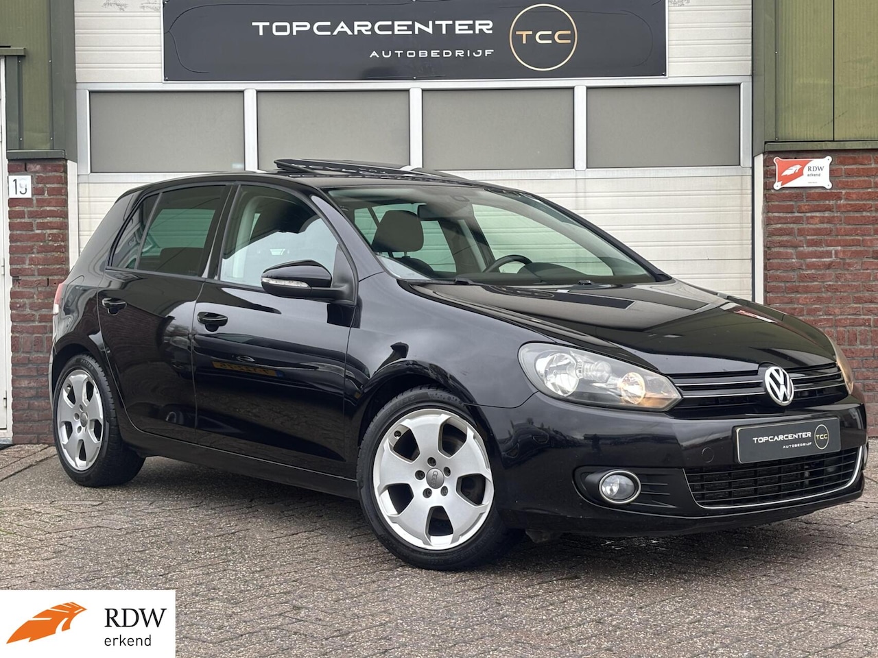 Volkswagen Golf - 1.4 TSI Highline/AUT/PANO/NAVI/TREKH/APK - AutoWereld.nl