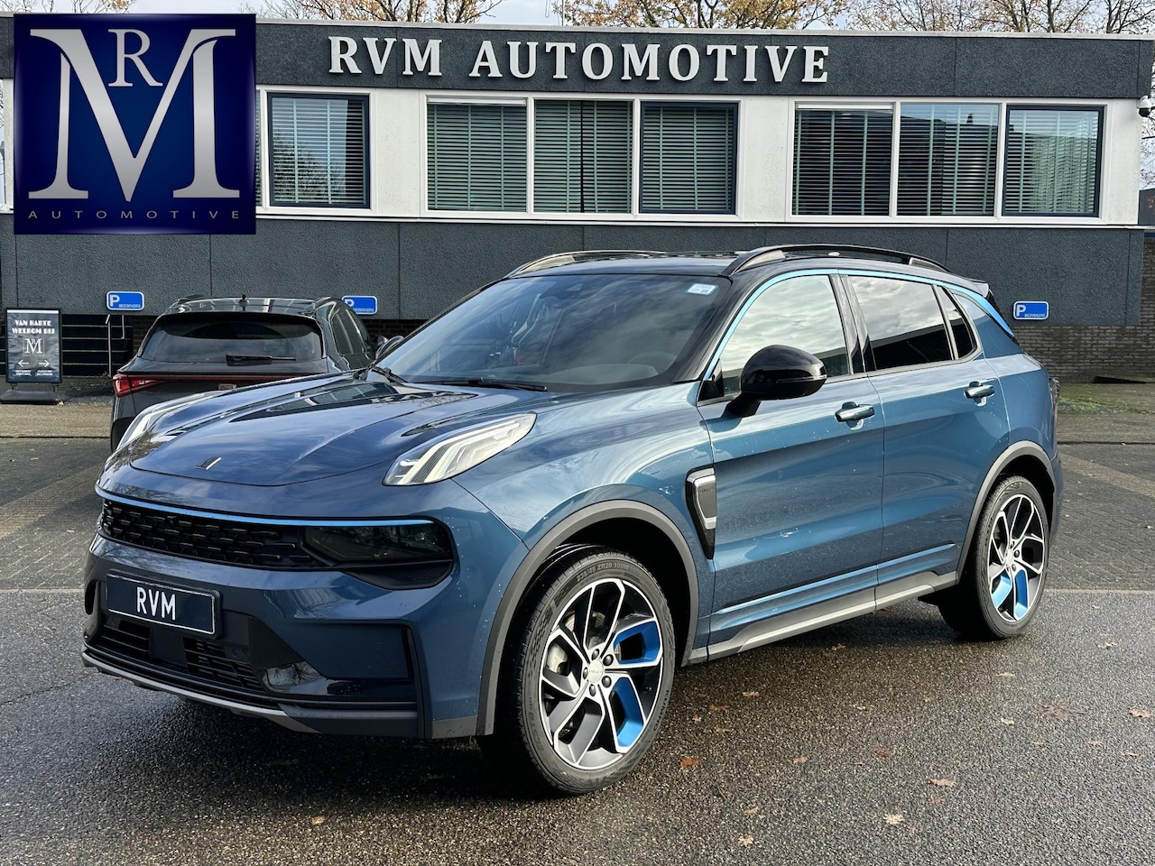 Lynk & Co 01 - 1.5 11.000KM! PHEV PLUG-IN HYBRIDE | COMPLETE AUTO / ZWARTE HEMEL | ELEKTRISCH PANORAMADAK - AutoWereld.nl