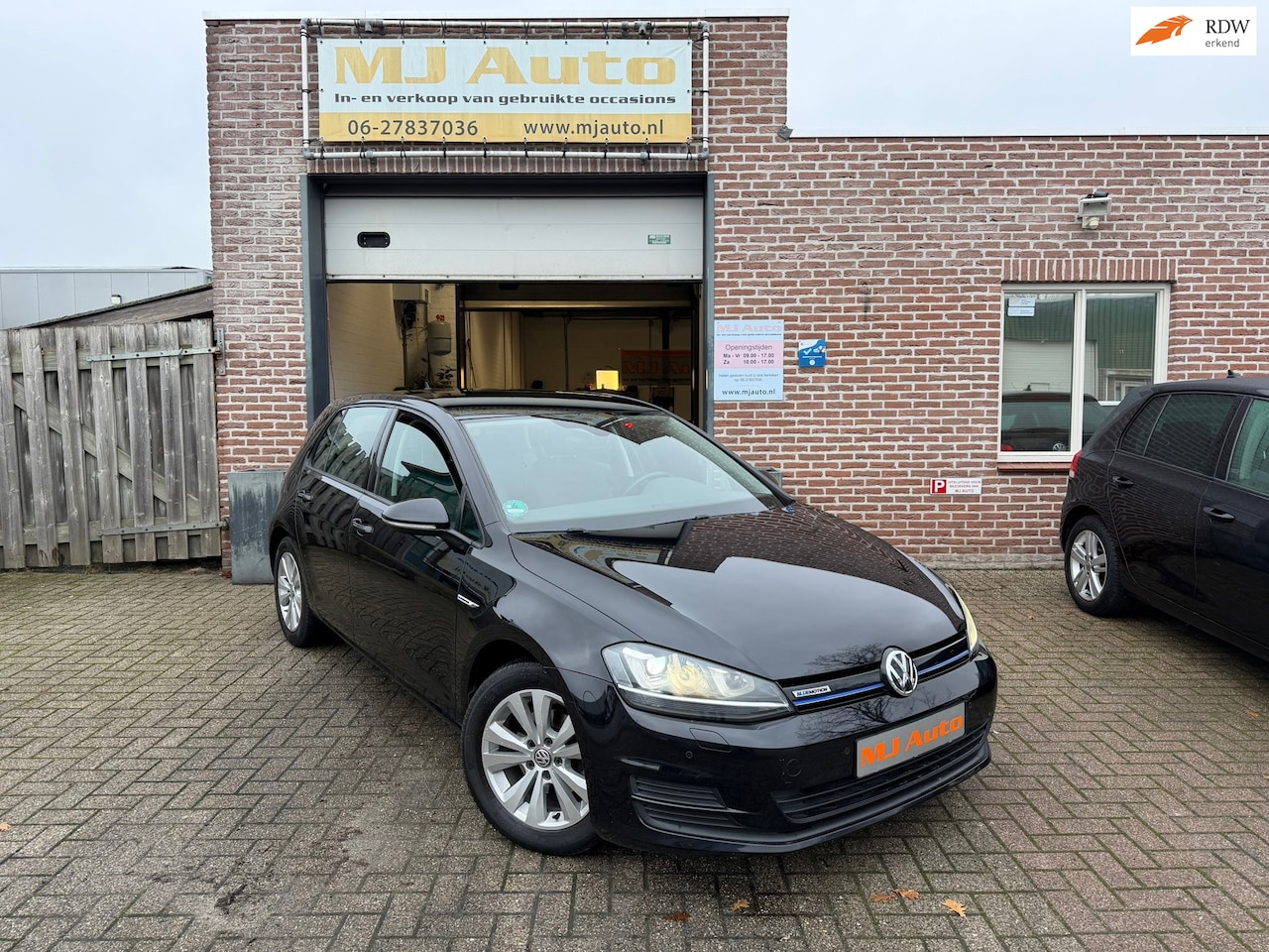 Volkswagen Golf - 1.0 TSI Connected Series xenon navigatie - AutoWereld.nl
