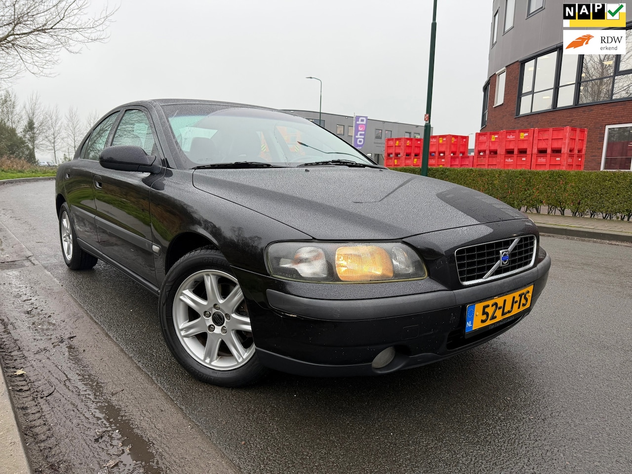Volvo S60 - 2.4 AUTOMAAT BJ 2003 AIRCO/CRUIS-CONTROL/ ORG NL AUTO !! ZEER NETJES !! - AutoWereld.nl