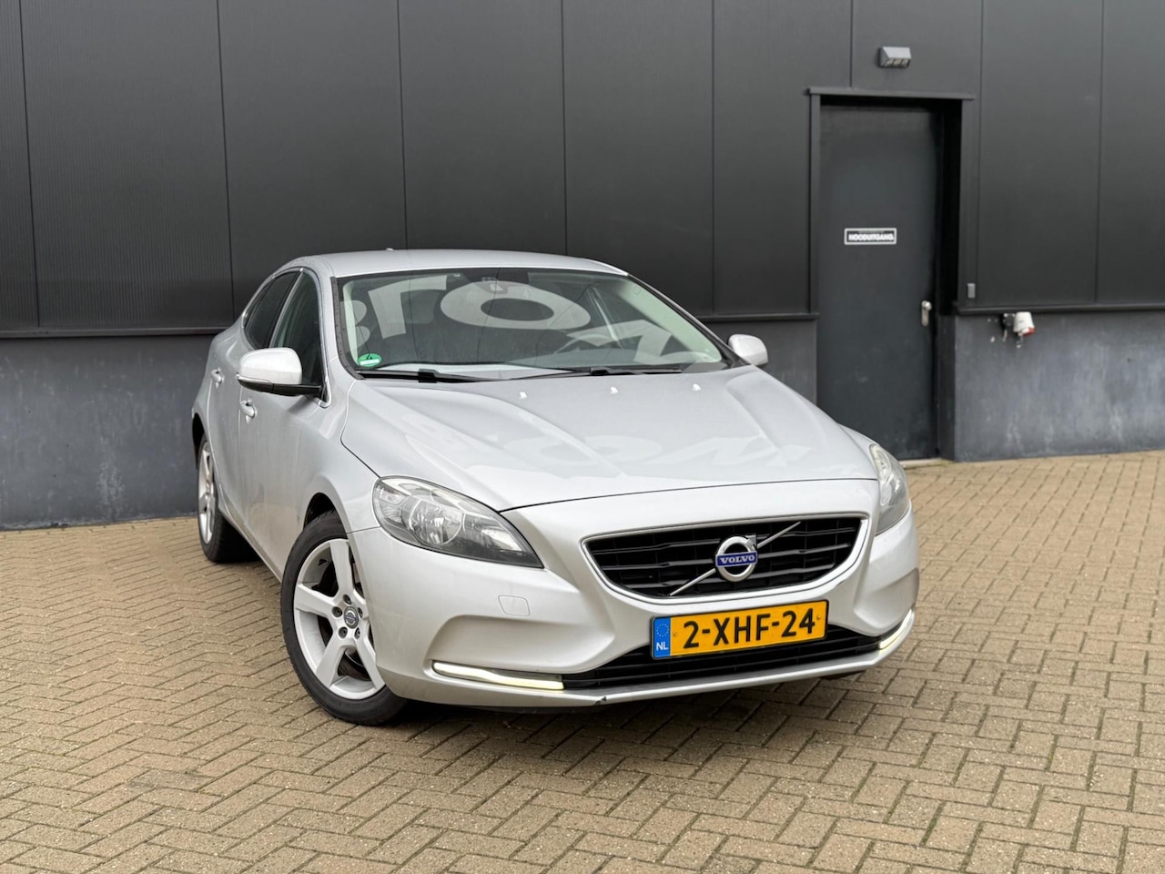 Volvo V40 - 2.0 D4 190PK Summum Business (bj 2014) LEER|LED|NAVI|CLIMA|STOELVERW! - AutoWereld.nl
