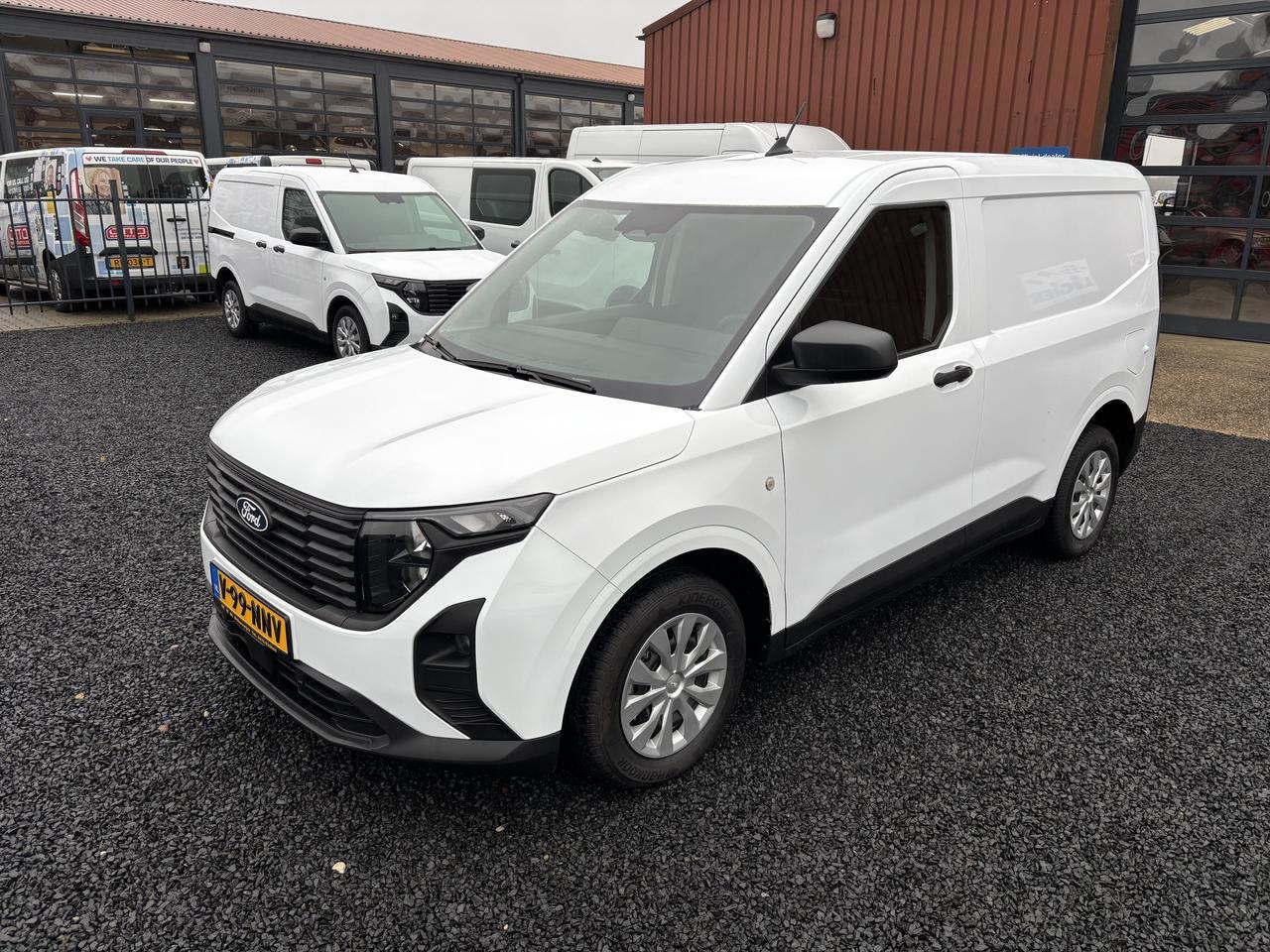 Ford Transit Courier - 1.0 ECOBOOST TREND AIRCO CARPLAY - AutoWereld.nl