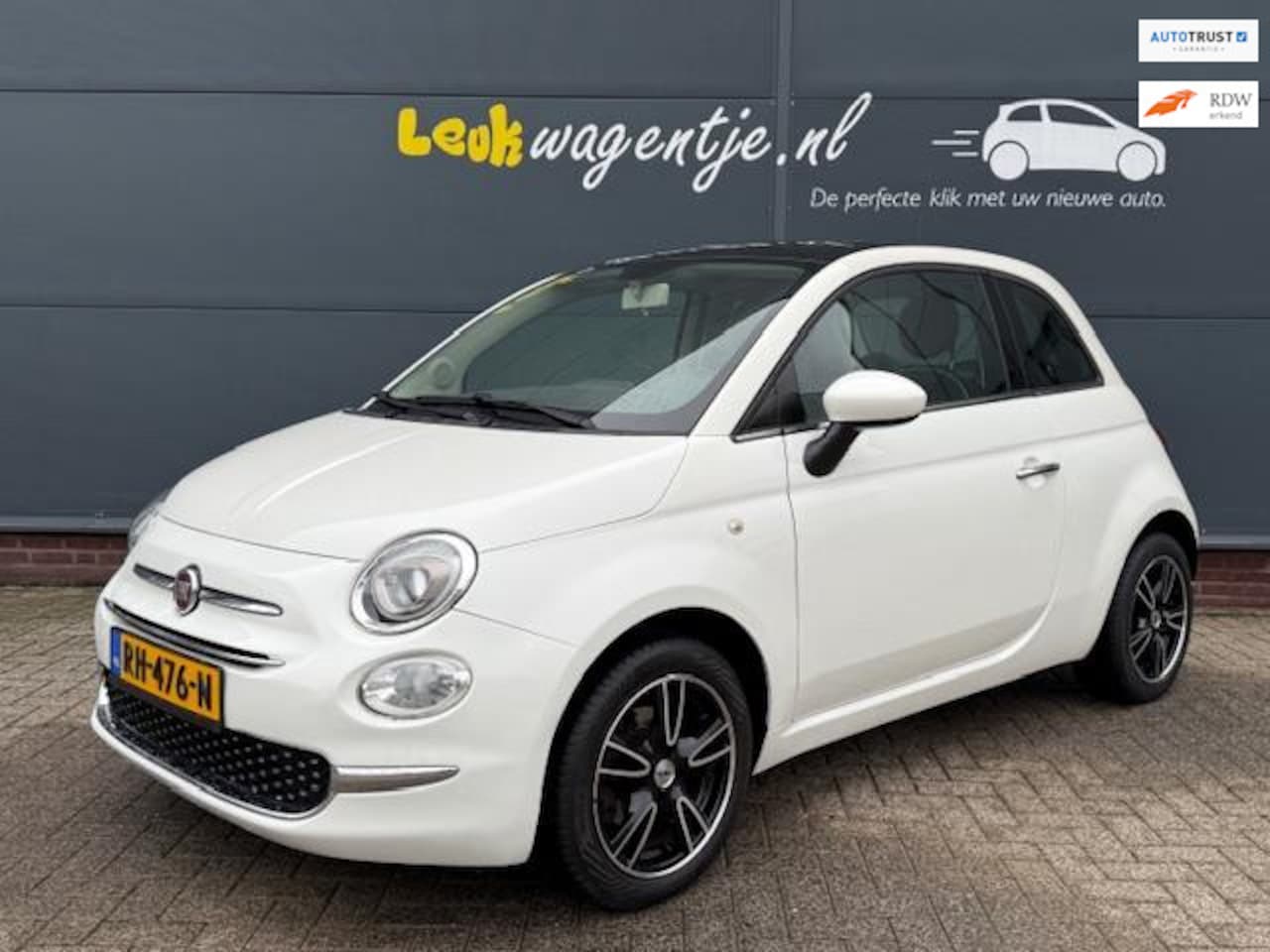 Fiat 500 - 1.2 Lounge *navi *climate *pano *16" *stuntprijs - AutoWereld.nl
