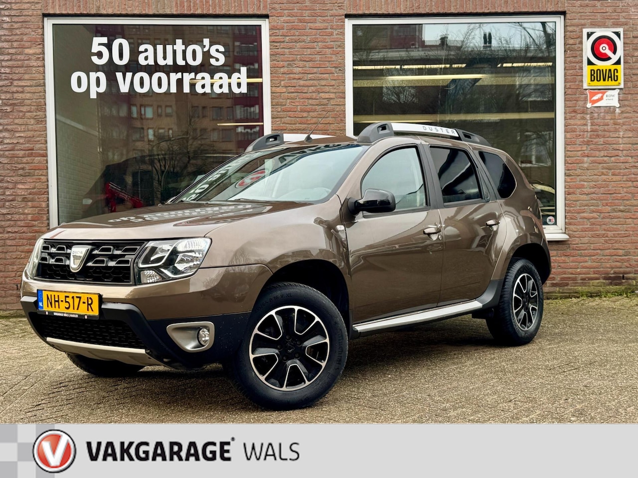 Dacia Duster - 1.2 TCe 4x2 Blackshadow | Navi | Camera | Stoelverwarming | Leer | Cruise| Airco - AutoWereld.nl
