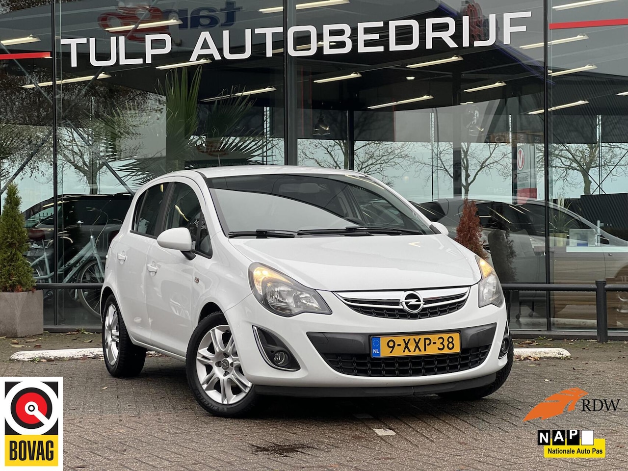 Opel Corsa - 1.4-16V BlitZ 5 Deurs Airco Cruise Navi BT NAP - AutoWereld.nl
