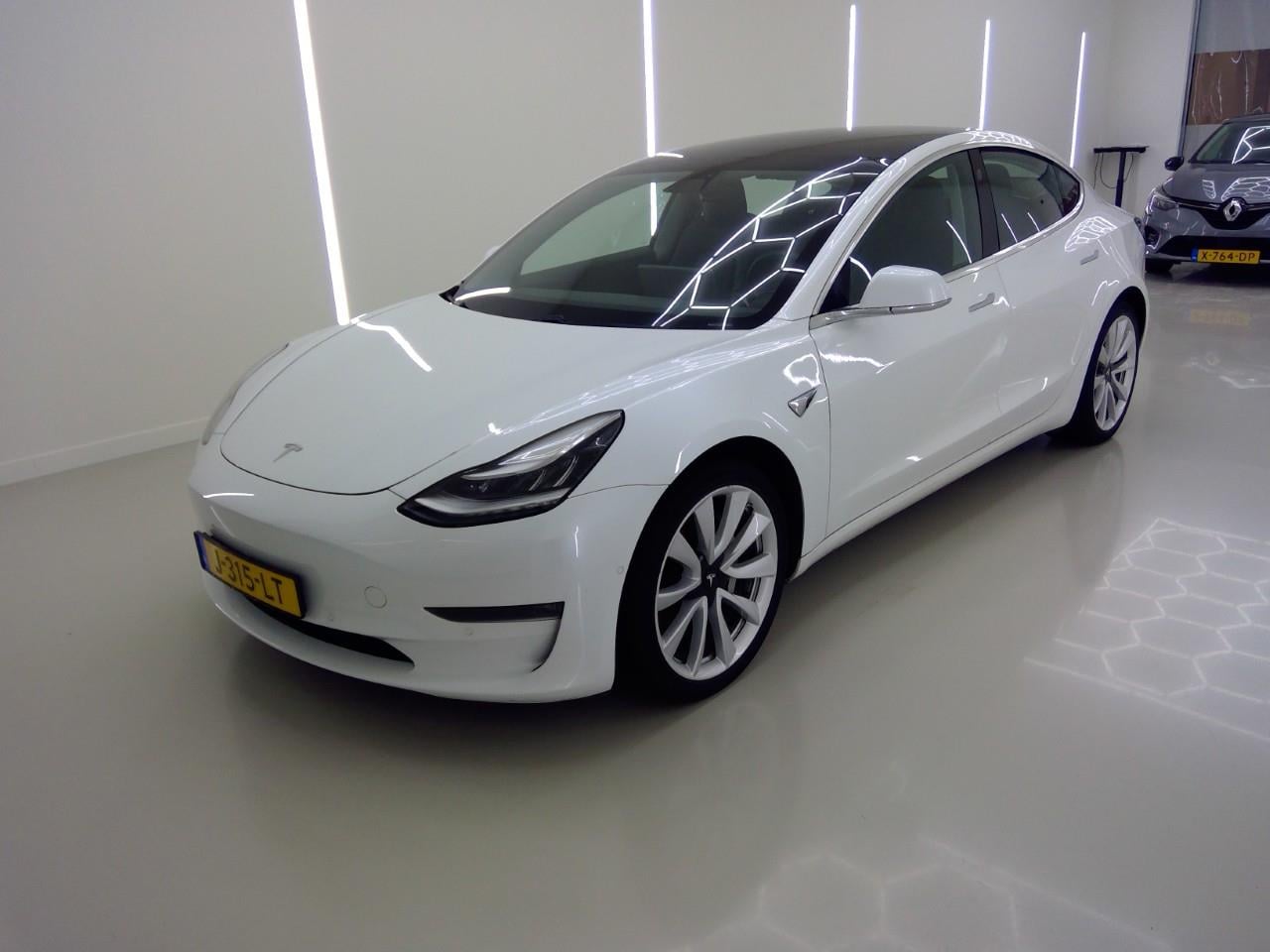 Tesla Model 3 - Long-Range AWD 351pk 75 kWh [ AUTOPILOT+19'' LMV+620KM WLTP+PREMIUM AUDIO ] - AutoWereld.nl