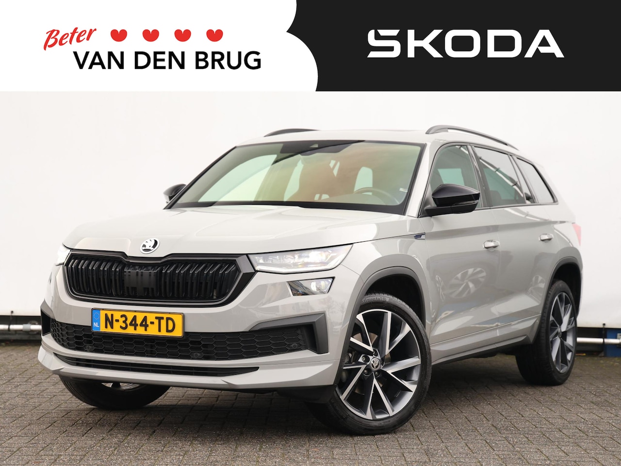 Skoda Kodiaq - 1.5 TSI Sportline Business 150PK DSG | Led Matrix | Panoramadak | Camera | Trekhaak | Stoe - AutoWereld.nl