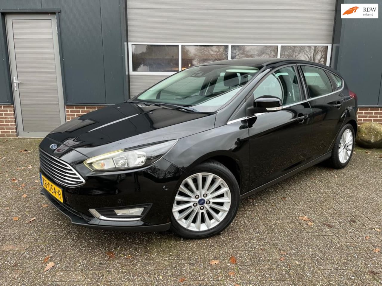 Ford Focus - 1.0 Titanium-Navi-Led-Cruise-Stoelverwarming-LM! - AutoWereld.nl