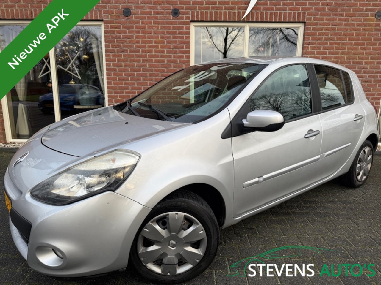 Renault Clio - 1.2 Dynamique NIEUWE APK / AIRCO / CRUISE / RIJKLAAR - AutoWereld.nl