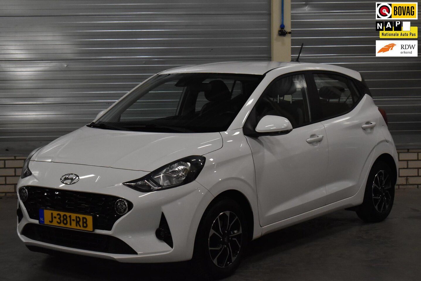 Hyundai i10 - 1.0 Comfort Smart NIEUW MODEL + Navigatie| Apple-Carplay|Android Auto|Achteruitrijcamera|L - AutoWereld.nl