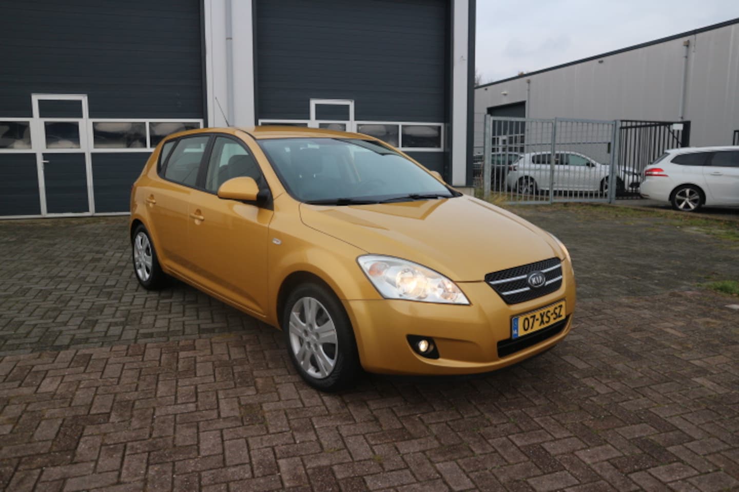 Kia Cee'd - 1.4 X-ecutive 1.4 X-ecutive - AutoWereld.nl