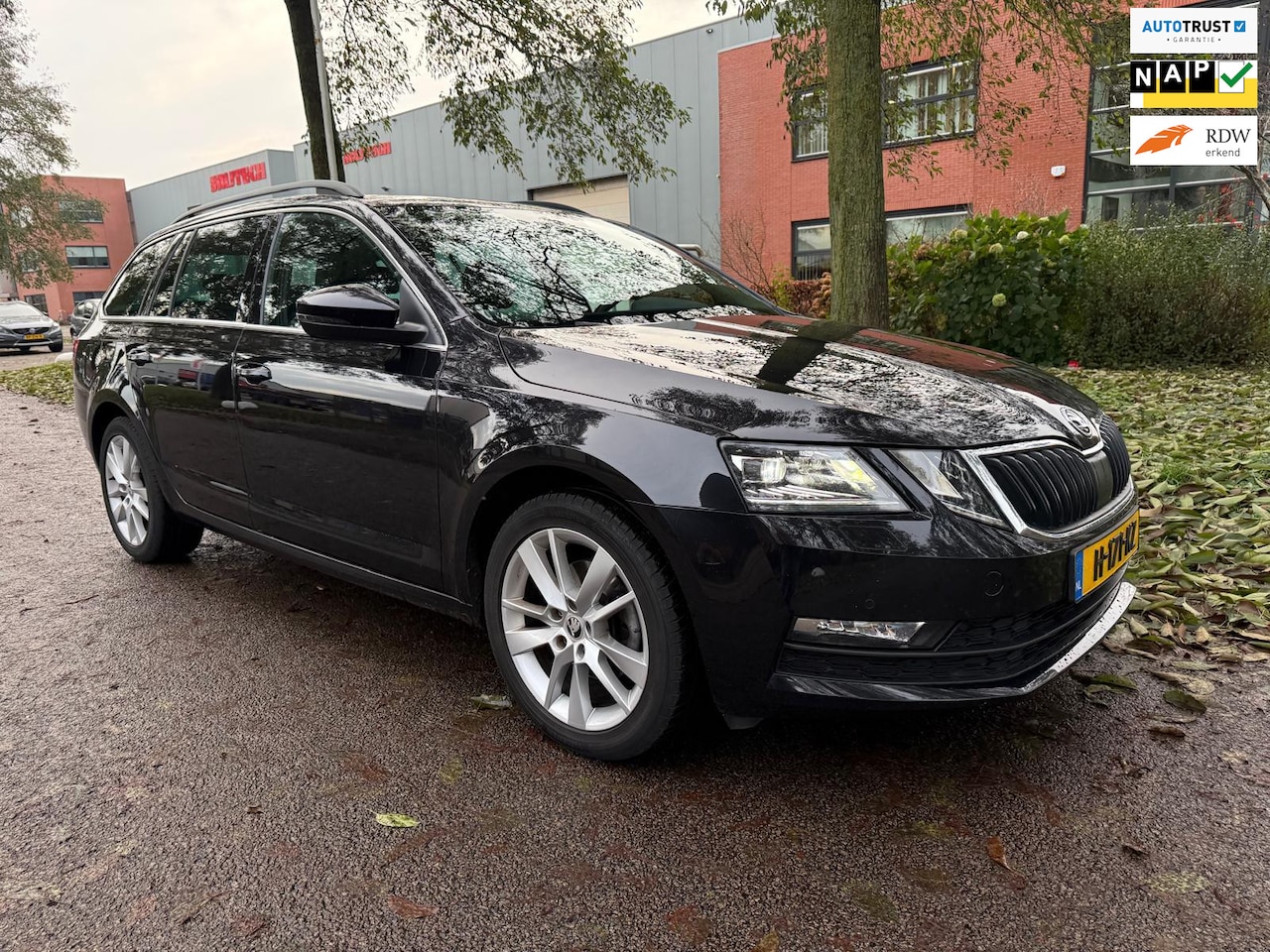 Skoda Octavia Combi - 1.5 TSI Greentech Business Edition AUTOMAAT PANORAMA - AutoWereld.nl
