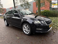 Skoda Octavia Combi - 1.5 TSI Greentech Business Edition AUTOMAAT PANORAMA
