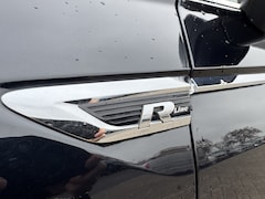 Volkswagen Tiguan - 2.0 TSI 4Motion Highline Business R 3X R Line Panoramadak | Trekhaak | info;f.bogaars 0492