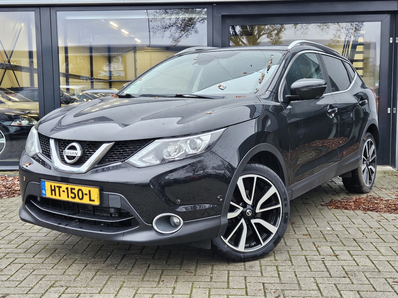 Nissan Qashqai - 1.2 Tekna + PANO DAK + LEER + 360 CAMERA + KEYLESS - AutoWereld.nl