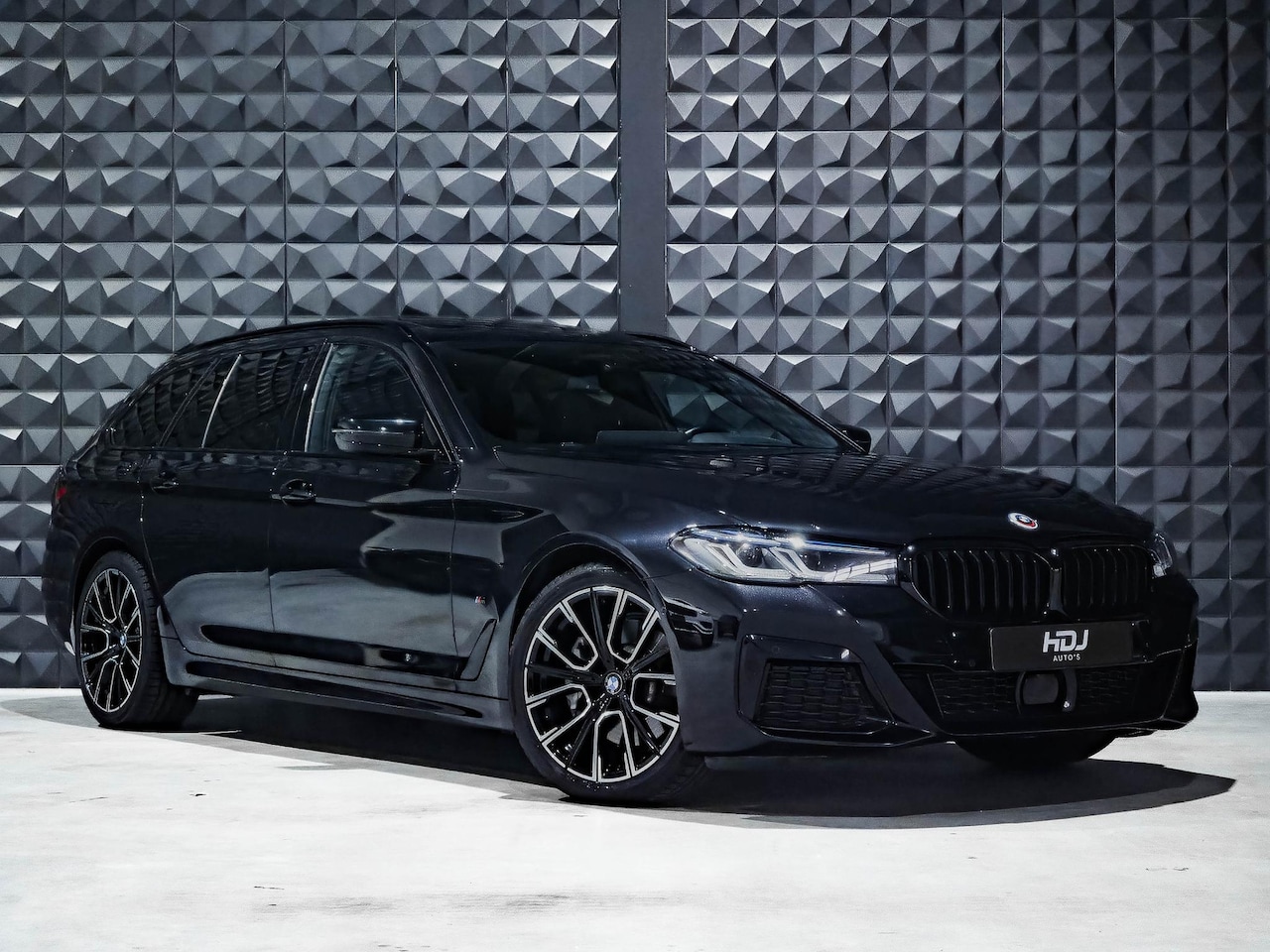 BMW 5-serie Touring - 530i xDrive M Sport | Pano |19"| Laser | HUD | ACC | Side | Stoelen El. | HiFi Sound | Amb - AutoWereld.nl